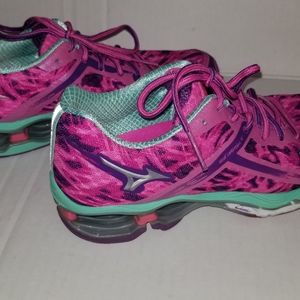 Women running shoes Sz 8